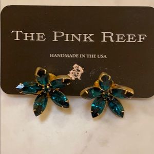 NWT pink reef flower post earrings
